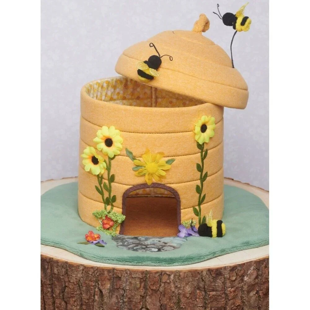 Simplicity PATTERN S9839 Fabric Critter Houses & Peg Doll Accessories New Uncut